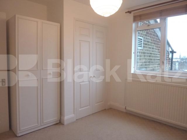 			NEW INSTRUCTION!, 1 Bedroom, 1 bath, 1 reception Flat			 St Stephens Gardens , NOTTING HILL